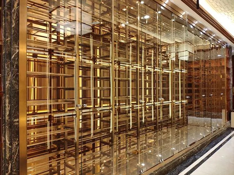 10. Display of the internal structure of the metal cabinet