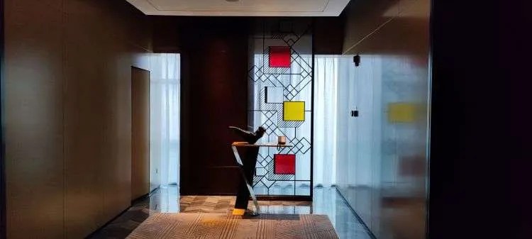 33.Modern minimalist style
