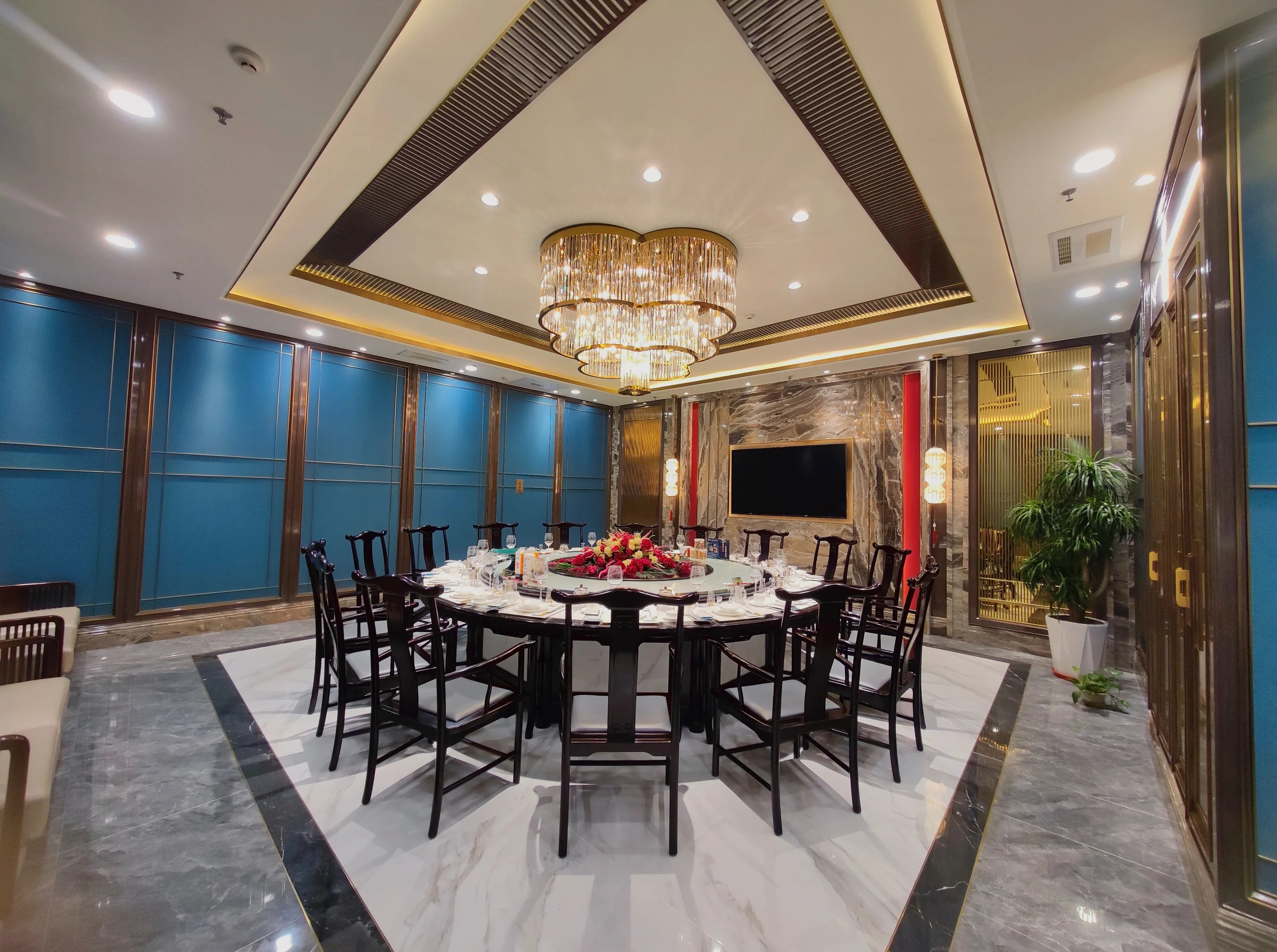 Zhujiang Seafood & Maodu Hotpot Project — completed project photograph.